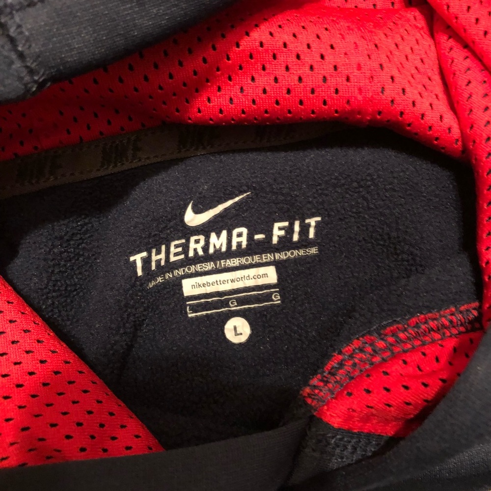 Nike - Picture 4 of 4